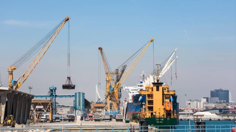 El tráfico portuario disminuyó un 4% hasta julio