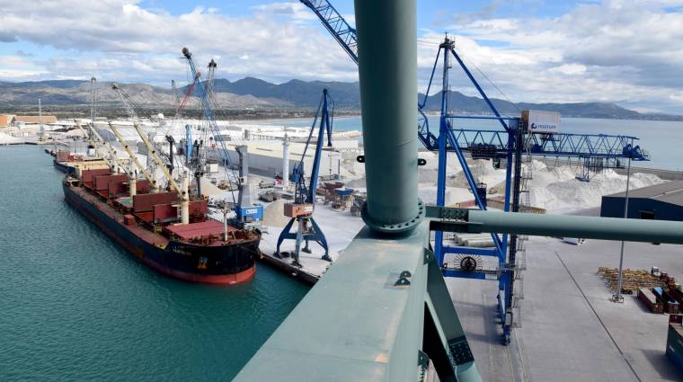 El tráfico de granel sólido ha experimentado un descenso en febrero del 47,4% en el Puerto de Castellón.