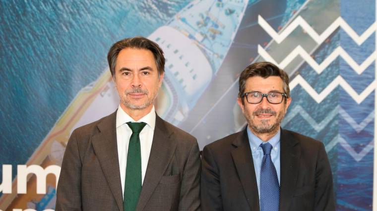El presidente de Puertos del Estado, Álvaro Rodríguez Dapena (a la derecha), y el director de la Asociación Internacional de Líneas de Cruceros en España, Alfredo Serrano Chacón.