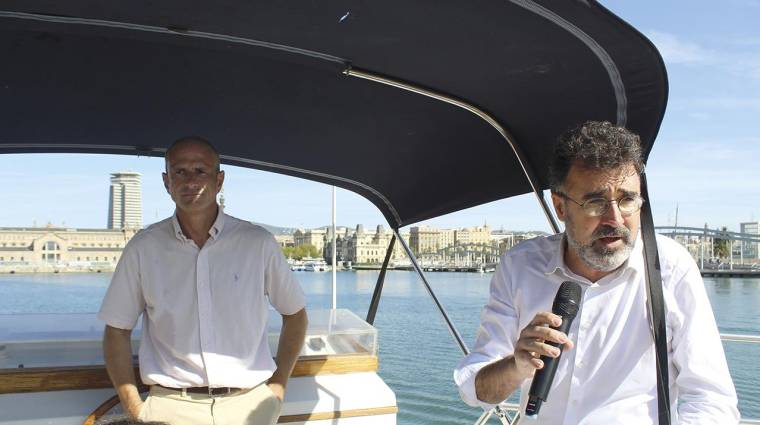 El director de Port Vell, David Pino, junto al presidente del Port de Barcelona, Lluís Salvadó, durante el recorrido por las instalaciones. Foto J.C.S.