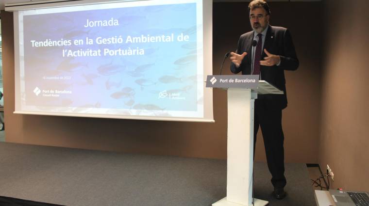 Lluís Salvadó, presidente de Port de Barcelona, ha dado la bienvenida a la jornada de tendencias en la gestión ambiental de la actividad portuaria. Foto M.V.