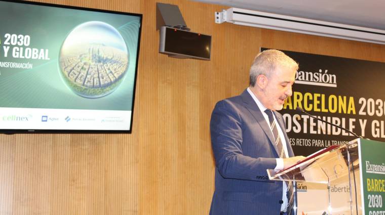 El alcalde de Barcelona, Jaume Collboni, ha señalado la Copa América como ejemplo de valores e innovación que pretende para la ciudad durante su intervención en la jornada “Barcelona 2030 Sostenible y Global”. Foto M.V.