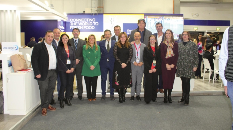 Foto de familia de la comunidad portuaria de la Bahía de Algeciras, ayer en Fruit Logistica. Foto B.C.