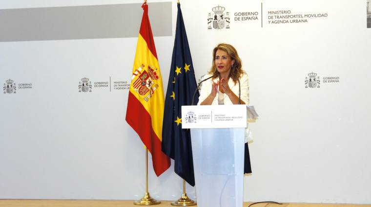 Raquel Sánchez, ministra de Transportes, esta tarde durante la rueda de prensa. Foto B.C.