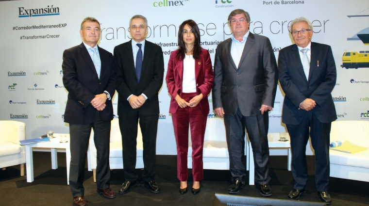 Santiago García-Milà, subdirector general de Innovación y Estrategia de Negocio del Port de Barcelona; José Orihuel, redactor jefe de Expansión; Isabel Pardo de Vera, secretaria de Estado de Transporte, Movilidad y Agenda Urbana; Raúl González, responsable de proyectos colaborativos en Cellnex, y Miguel Roset, jefe de Departamento de FCC Construcción. Foto L.E.