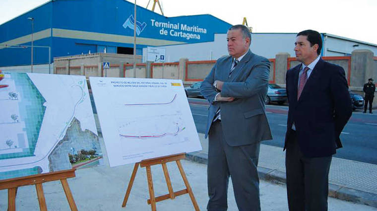 El delegado del Gobierno, Francisco Bernab&eacute;, junto al presidente de la Autoridad Portuaria de Cartagena, Antonio Sevilla.