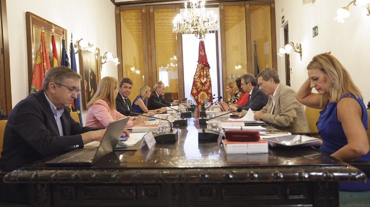 Joan Calabuig (AP Valencia) y Julián López (AP Alicante) continúan sin relevo al frente de sendas instituciones portuarias.