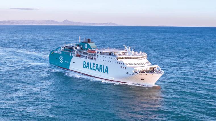 El ferry “Bahama Mama” de Baleària conecta la Comunidad Valenciana con las Islas Baleares.