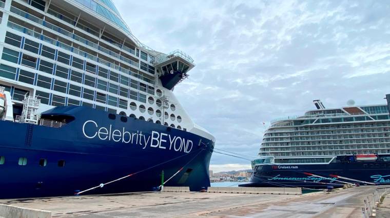 El buque “Celebrity Beyond” hoy en el Puerto de Málaga.