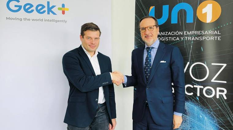 Marco de Brujin, director de ventas para España de Geek+, y Francisco Aranda, presidente de UNO.