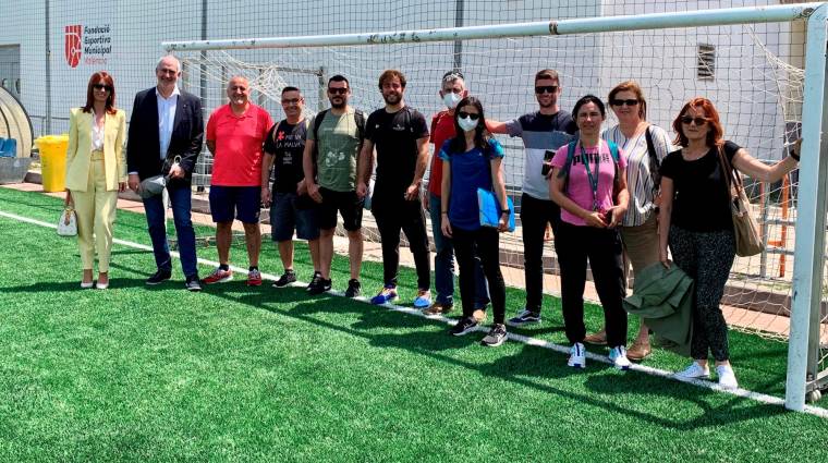 Los responsables de los colegios del Distrito Marítimo se reunieron recientemente con Aportem y el Atlético Nazaret para preparar el Primer Torneo Aportem de fútbol solidario.
