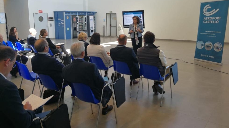 El Aeropuerto de Castellón ha organizado este lunes un encuentro representantes del Clúster de Automoción y Movilidad de la Comunitat Valenciana (AVIA) y de la Asociación Valenciana de Empresarios de Plásticos (AVEP) con empresas del ámbito aeronáutico y aeroespacial.