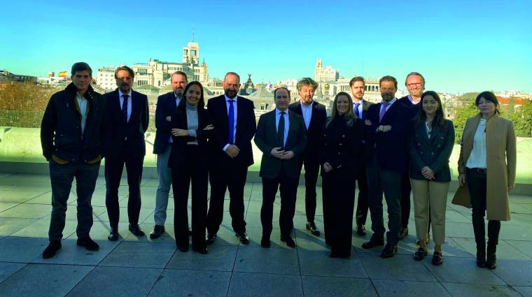 Los participantes en la reunión entre representantes del Ayuntamiento de Madrid y AECOC.