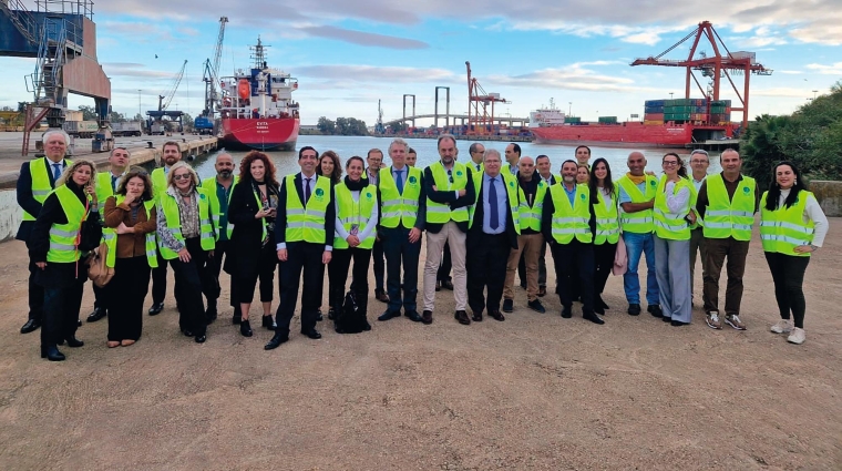 De visita por el puerto de Sevilla