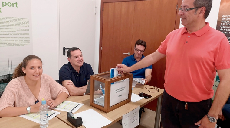 Un momento de las elecciones celebradas la pasada semana en la sede de la Autoridad Portuaria de Valencia.