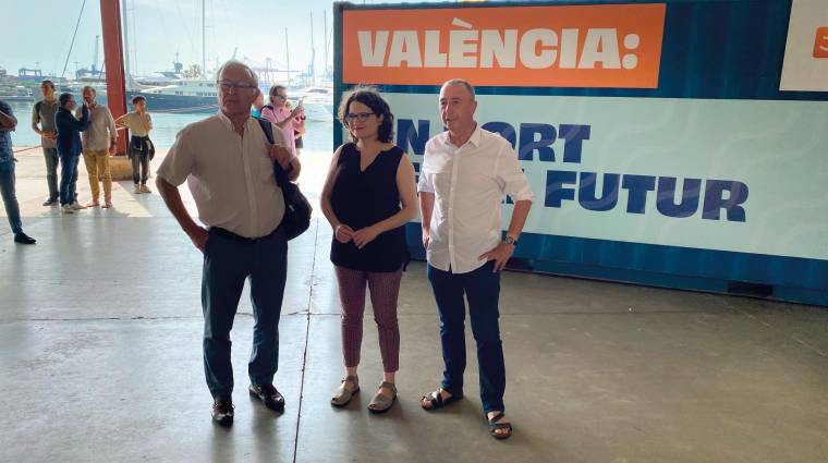 Joan Ribó, alcalde de Valencia; Mónica Oltra, vicepresidenta primera de la Generalitat Valenciana; y Joan Baldoví, diputado nacional de Compromís, durante el acto del pasado sábado en el Puerto de Valencia.