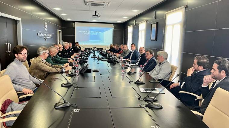 Un momento de la reunión mantenida ayer entre las entidades implicadas en el tráfico de cruceros en Melilla.