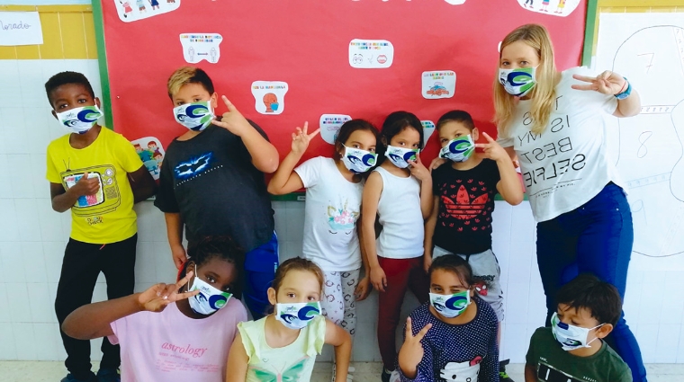 Una de las acciones que realiza Aportem es la aportaci&oacute;n de material escolar y ropa a los ni&ntilde;os y ni&ntilde;as del Mar&iacute;timo.