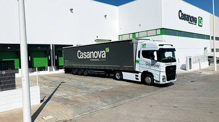 Las nuevas instalaciones de Transportes Casanova en Riba-roja cuentan con 4.000 metros cuadrados (3.500 de almac&eacute;n y 500 de oficinas y mantenimiento).