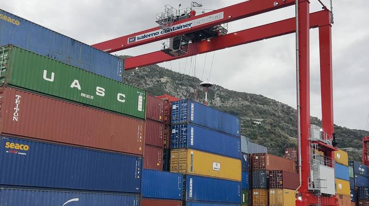 Imagen de la unidad entregada a Salerno Container Terminal.