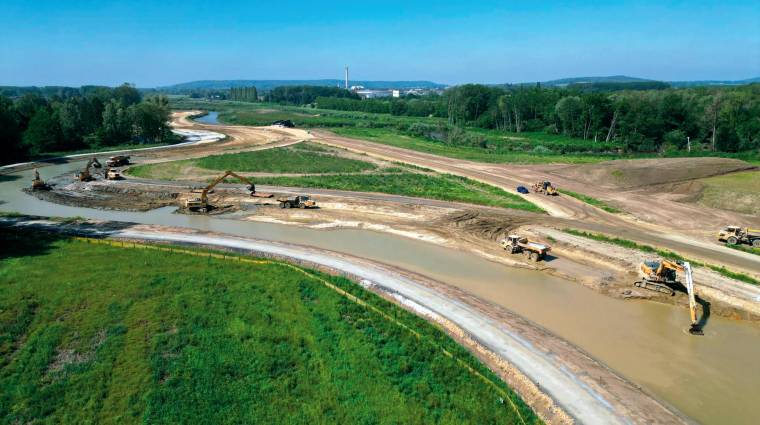 Canal Sena-Europa Norte: el futuro cauce del Oise, destinado a acomodar el río para dar paso a la esclusa de Montmacq puede adivinarse ya en el paisaje.