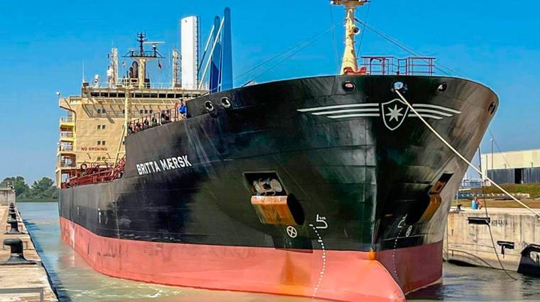 El Puerto de Sevilla recibe a su segundo buque de mayor manga, el “Britta Maerks”
