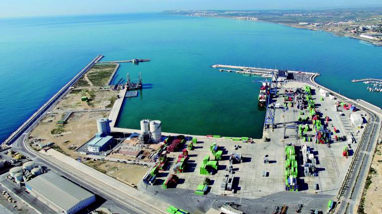 El TSJCV reconoce la obtención de la licencia ambiental solicitada por la empresa XC Business 90 para instalar depósitos de combustible en el Puerto de Alicante.