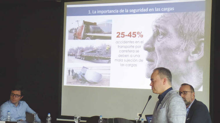 La Asociaci&oacute;n Navarra de Empresarios de Transporte por Carretera y Log&iacute;stica organiz&oacute; una jornada en Pamplona.