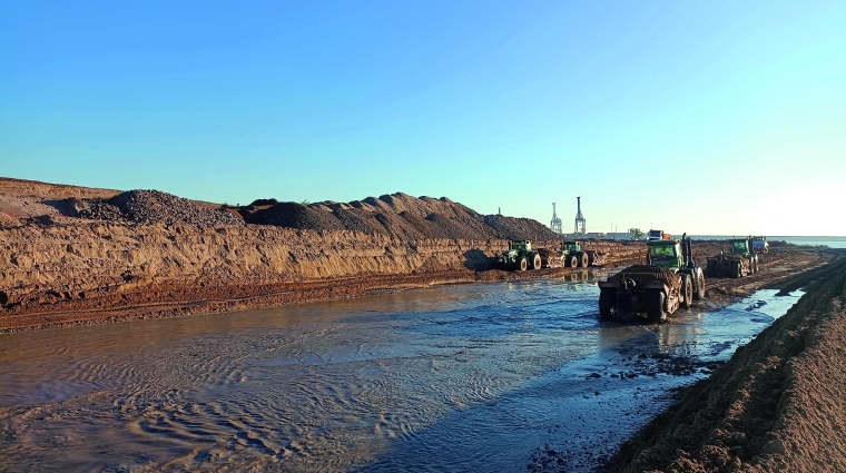 El primer tramo del nuevo acceso ferroviario al Puerto de Castellón ya se encuentra en plena construcción.