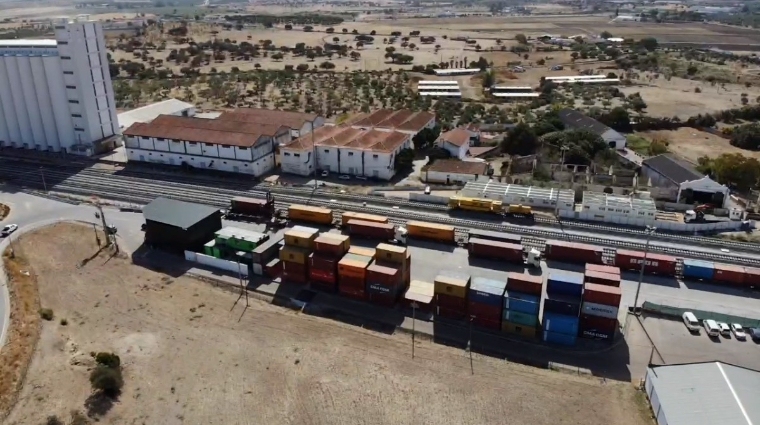 Un tren semanal conectar&aacute; desde junio la plataforma log&iacute;stica portuguesa y el Puerto de Huelva.