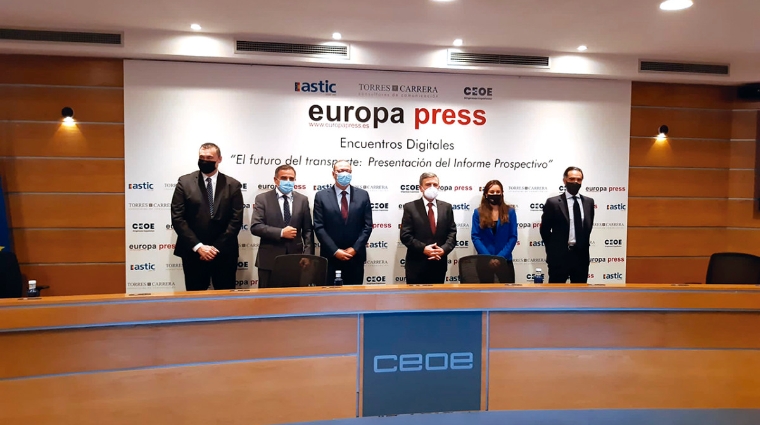 La presentaci&oacute;n del Informe cont&oacute; con la participaci&oacute;n de Xurxo Torres, director general de Torres y Carrera; Marcos Basante, presidente de ASTIC; Joaqu&iacute;n del Moral, presidente de RENFE Mercanc&iacute;as; Ram&oacute;n Valdivia, director general de ASTIC, y Mario Massarotti, presidente de Grimaldi Log&iacute;stica.