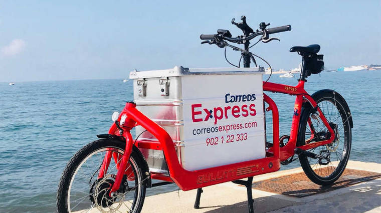 En una primera fase, el servicio de Correos Express est&aacute; compuesto por 10 bicicletas entre el&eacute;ctricas y tradicionales; as&iacute; como de backpackers.