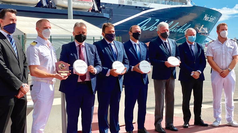 El presidente de Canarias, &Aacute;ngel V&iacute;ctor Torres, y el alcalde de Las Palmas de Gran Canaria, Augusto Hidalgo, entre otras autoridades, se han sumado al acto.