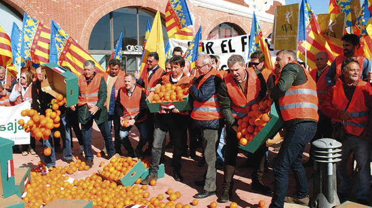 Protesta protagonizada por los agricultores en Castell&oacute;n.