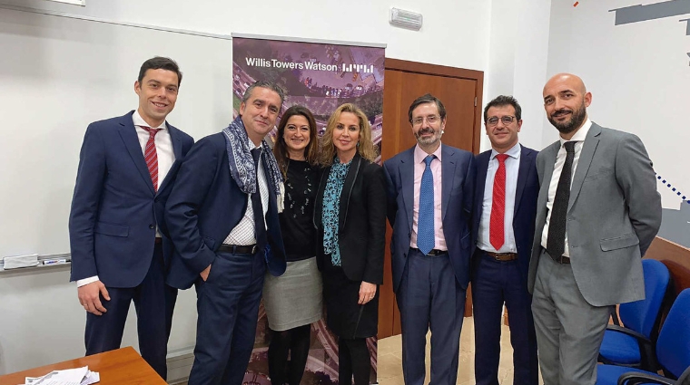 El equipo de Willis Tower Watson y de Controluni&oacute;n junto a la directora de Formaci&oacute;n de la Fundaci&oacute;n Valenciaport, Ana Rumbeu.