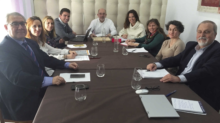 Los miembros de la Junta Directiva durante su reuni&oacute;n del martes.