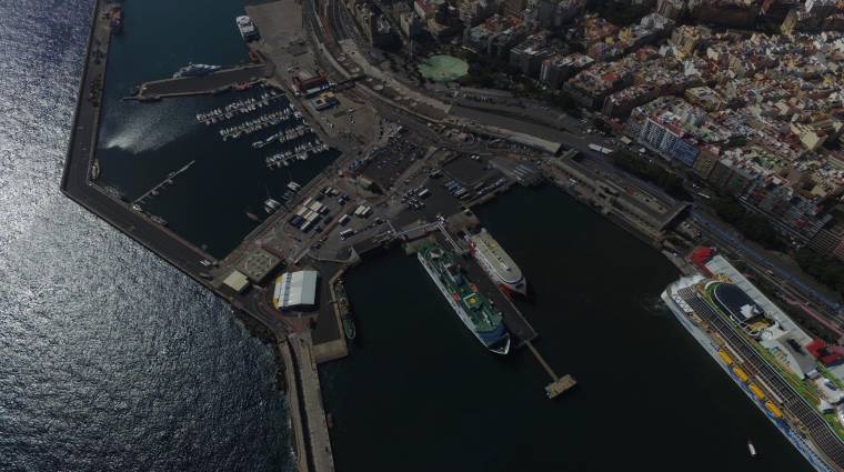 Imagen aérea del Muelle de Enlace del Puerto de Tenerife.