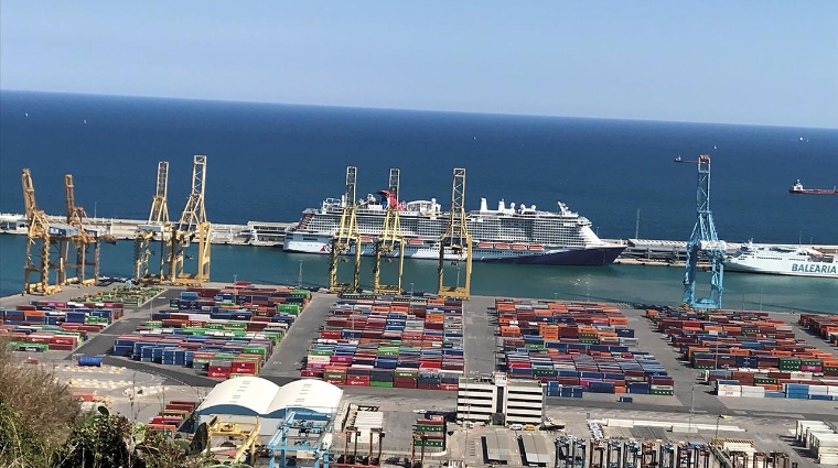 Terminal de contenedores en el Port de Barcelona.