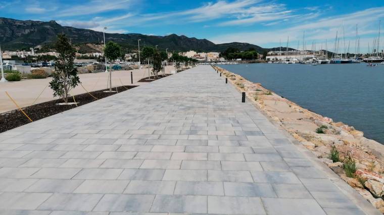 Finaliza la urbanización de un nuevo tramo del paseo del Port de la Ràpita