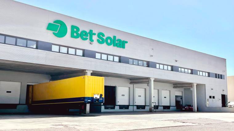 Bet Solar alquila una nave logística en Riba-roja