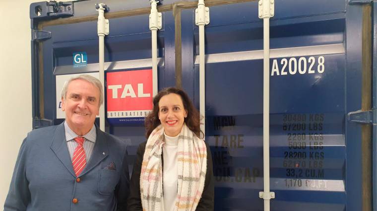 Víctor Martin, presidente de ATEIA Bizkaia-OLT y Marta Prado Larburu, directora gerente de Incotrans-International Business Group.
