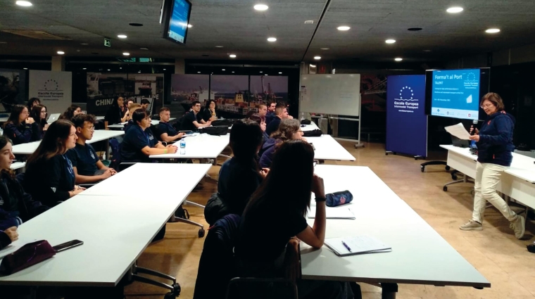 Alumnos de Forma’t al Port durante la inauguración el jueves por la tarde.