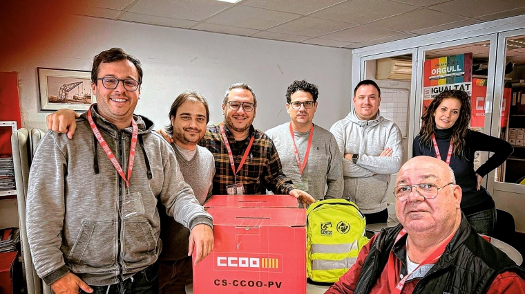 Parte del equipo de la sección de estiba de CCOO en el Puerto de Valencia que concurre a las elecciones del 16 de febrero.