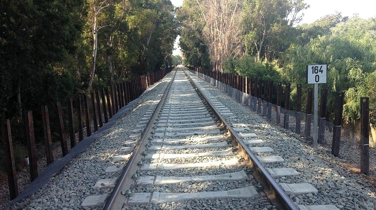 La actuación implementará en este tramo el sistema de protección del tren ASFA digital, telecomunicaciones fijas, la señalización fija y luminosa LED y actualizará el sistema de energía.