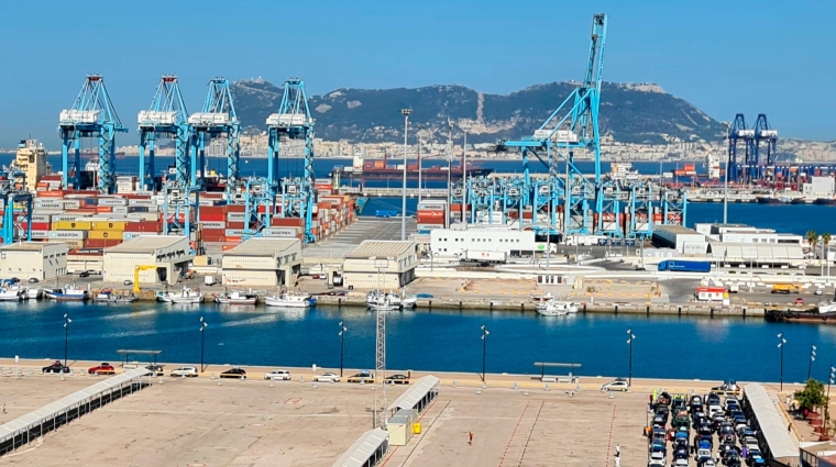 Hasta el 15 de agosto han embarcado por los puertos de Algeciras y Tarifa casi 1,2 millones de pasajeros y más de 260.000 vehículos.