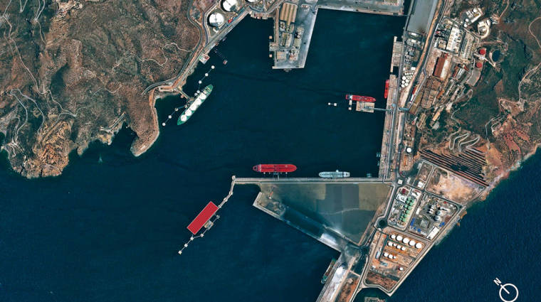 El objetivo del Puerto de Cartagena es adecuar el Frente 19 (se&ntilde;alado en rojo en la imagen) para atander buques de tama&ntilde;o medio. Infograf&iacute;a: J. A. S&aacute;nchez.