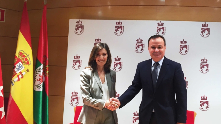 Ana Isabel Gonz&aacute;lez, presidenta del Centro Espa&ntilde;ol de Log&iacute;stica (CEL), y &Aacute;ngel Viveros, alcalde de Coslada.