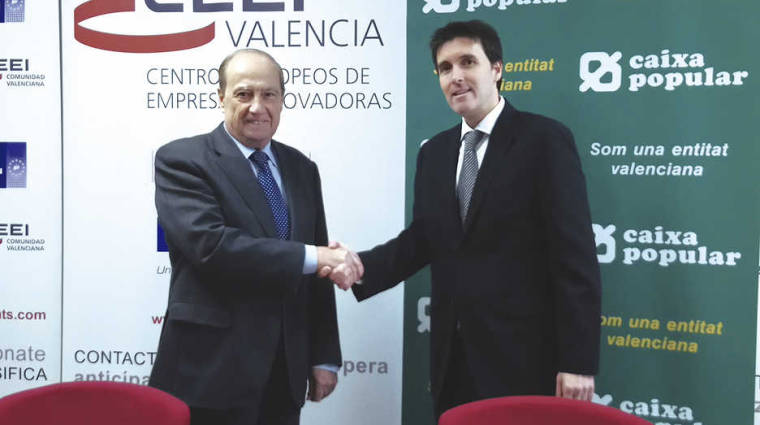 El director del CEEI Valencia, Jes&uacute;s Casanova, y el director de Banca Empresas de Caixa Popular, Juan Gallur, firmaron ayer un acuerdo de colaboraci&oacute;n.