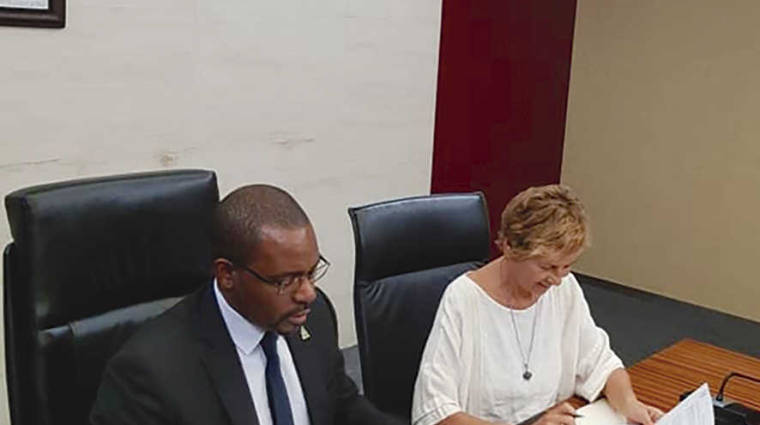 Grupo Stier firma un memorandum con el Ministerio de Minas e Hidrocarburos de la Rep&uacute;blica de Guinea Ecuatorial.