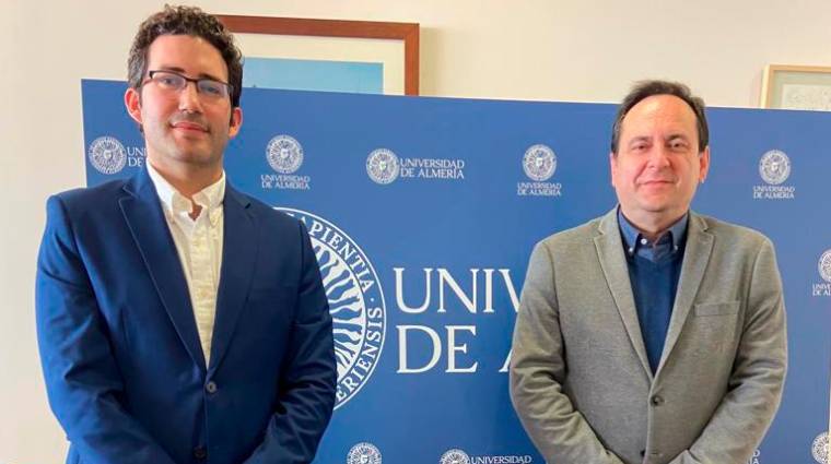 El gerente de la FBA y Juan García, Vicerrectorado de Postgrado, Empleabilidad y Relaciones con Empresas e Instituciones, de la UAL.